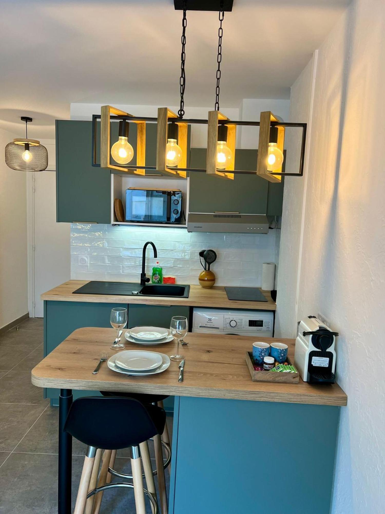 Studio Climatise, Cosy Et Calme Au Centre Ville Antibes Exterior photo