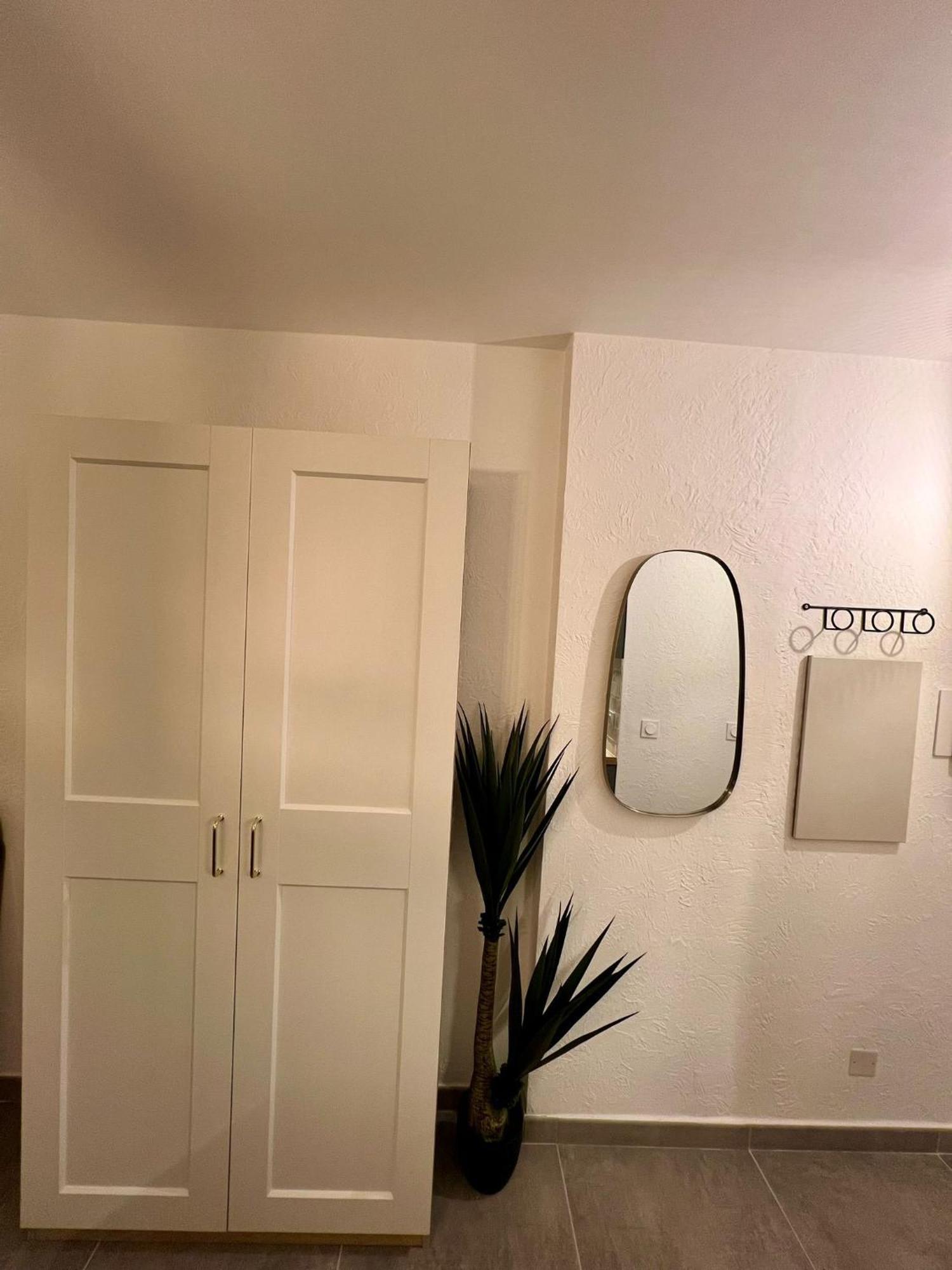 Studio Climatise, Cosy Et Calme Au Centre Ville Antibes Exterior photo